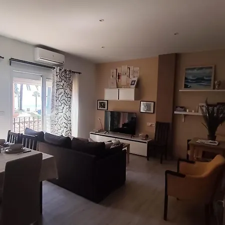 Apartamento Acogedor Y En 1ªlinea De Costa 16benal *