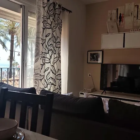 Acogedor Y En 1ªlinea De Costa 16benal Apartamento *