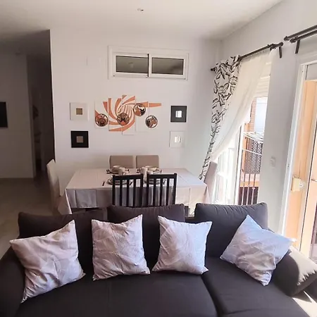 Acogedor Y En 1ªlinea De Costa 16benal Apartamento